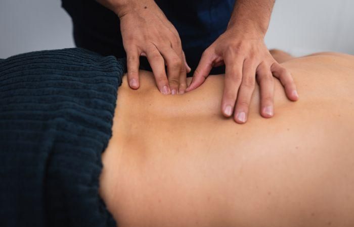 Lower back physiotherapy for pain relief and muscle tension treatment | VARDĀN